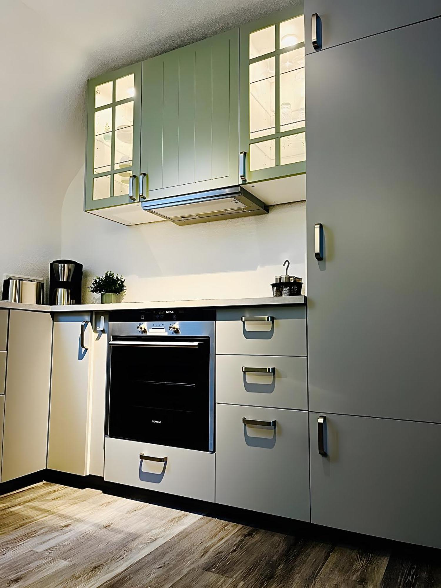 Stern Apartment *